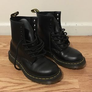 1460 smooth black Doc Martens